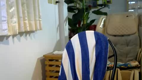 Snapshot of walleja chatting on 09.27.25 walleja online show from 09.27.25