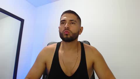 Snapshot of walter_brownn01 chatting on 01.18.25 WALTER BROWN  online show from 01.18.25