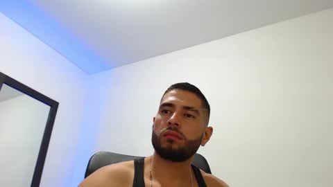 Snapshot of walter_brownn01 chatting on 01.19.25 WALTER BROWN  online show from 01.19.25