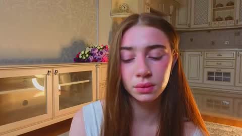 hello guys im Lilian online show from 09.22.25