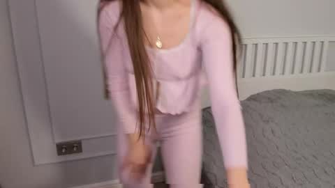 Snapshot of wandaburn chatting on 12.06.24 wandaburn online show from 12.06.24