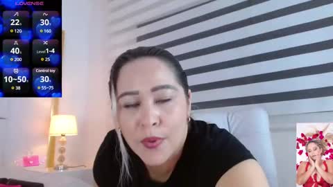 Snapshot of wandahairymilf chatting on 02.12.25 Wanda online show from 02.12.25