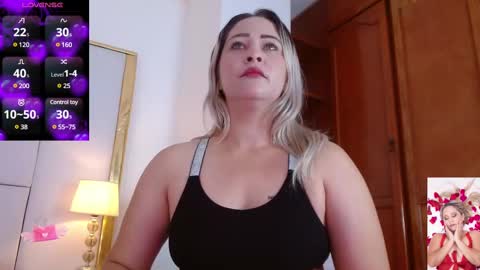 Snapshot of wandahairymilf chatting on 02.27.25 Wanda online show from 02.27.25