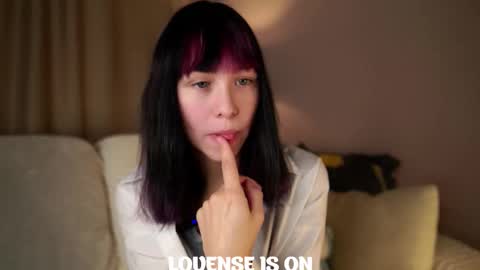 Snapshot of wanettabal chatting on 10.03.25 Betti online show from 10.03.25