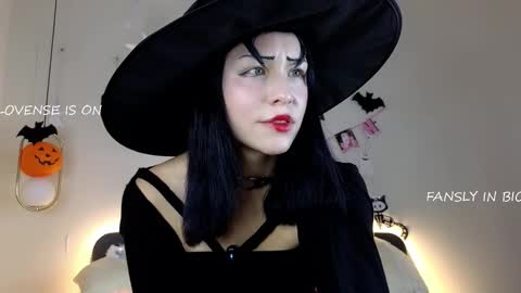 Snapshot of wanettabal chatting on 10.30.25 Betti online show from 10.30.25