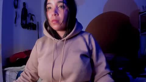 Waningrose  Lu online show from 12.16.24