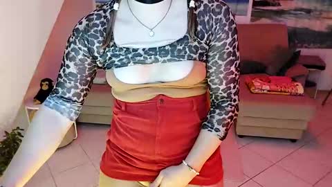 Snapshot of wannafeelitall chatting on 01.06.25 Emilia inst  online show from 01.06.25