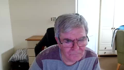 wanttobefree90 online show from 04.22.26