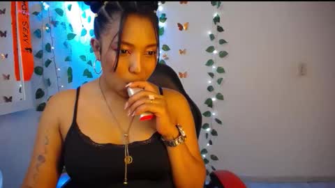 Snapshot of warisgoddes chatting on 05.26.26 EMILY online show from 05.26.26