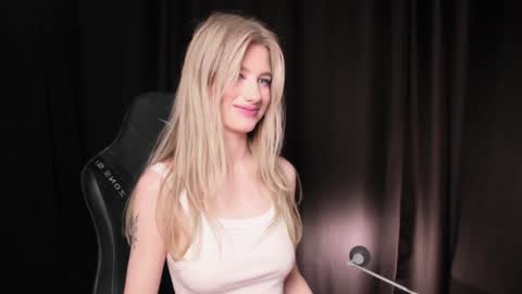 Snapshot of waterfallwoods chatting on 01.22.25 waterfallwoods online show from 01.22.25