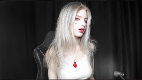 Snapshot of waterfallwoods chatting on 02.27.25 waterfallwoods online show from 02.27.25