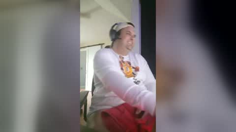 Snapshot of waynecotty chatting on 07.15.26 WayneCotty online show from 07.15.26