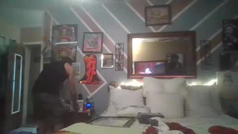 Snapshot of we_r_freaks chatting on 02.25.26 we_r_freaks online show from 02.25.26