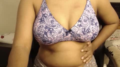 mina online show from 10.31.25