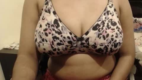 mina online show from 02.11.26