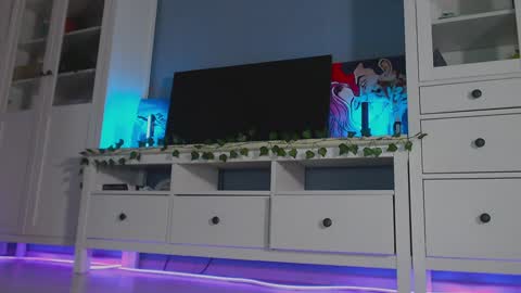 Snapshot of weed_princesss chatting on 12.09.24  moon  online show from 12.09.24