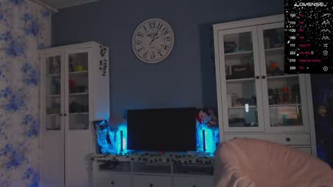 Snapshot of weed_princesss chatting on 01.07.25  moon  online show from 01.07.25