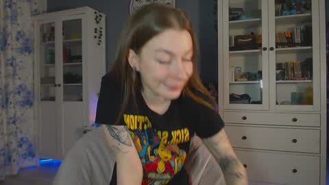 Snapshot of weed_princesss chatting on 01.28.25  moon  online show from 01.28.25