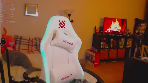 Snapshot of weed_princesss chatting on 11.19.25 moon online show from 11.19.25