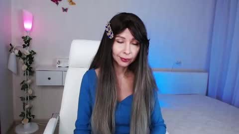 Wendi Foster online show from 12.10.24