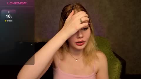 Snapshot of wendy_228 chatting on 10.13.25 Wendy online show from 10.13.25