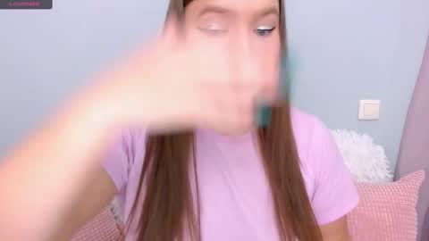 Snapshot of wet__molly chatting on 12.24.24 molly online show from 12.24.24