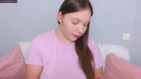 Snapshot of wet__molly chatting on 02.07.25 molly online show from 02.07.25