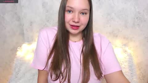 Snapshot of wet__molly chatting on 10.29.25 molly online show from 10.29.25