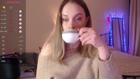 Lana online show from 02.10.25