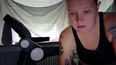 Snapshot of wetgerman2 chatting on 09.23.25 Wetgerman online show from 09.23.25