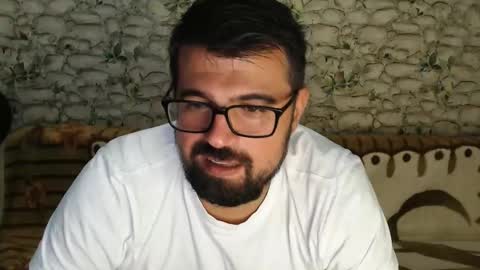 Snapshot of whatthedoctororder chatting on 10.19.25 whatthedoctororder online show from 10.19.25