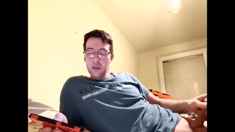 Snapshot of whatwouldyouliketosee chatting on 12.25.24 stoffy online show from 12.25.24