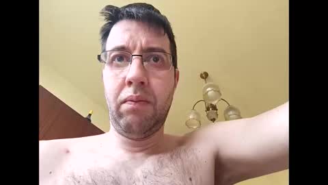 Snapshot of whatwouldyouliketosee chatting on 02.19.25 stoffy online show from 02.19.25