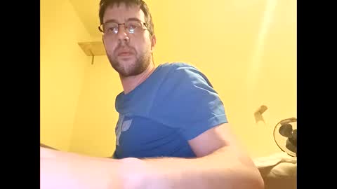 Snapshot of whatwouldyouliketosee chatting on 03.02.25 stoffy online show from 03.02.25