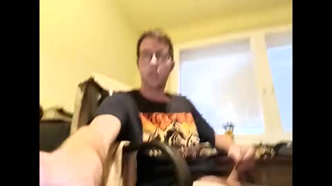 Snapshot of whatwouldyouliketosee chatting on 10.07.25 stoffy online show from 10.07.25