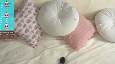 Snapshot of whisper_of_love chatting on 12.23.24 Naomi online show from 12.23.24