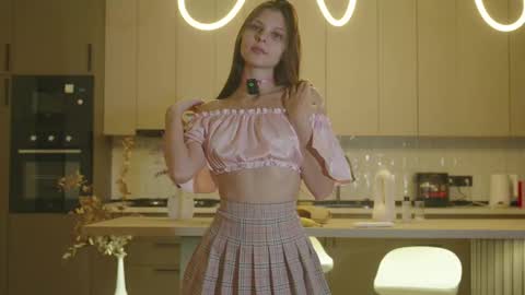 Snapshot of whisper_of_love chatting on 10.22.25 Naomi online show from 10.22.25