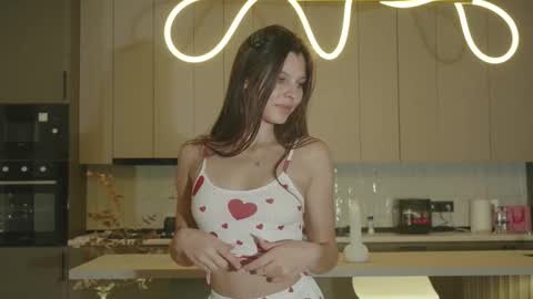 Snapshot of whisper_of_love chatting on 10.28.25 Naomi online show from 10.28.25