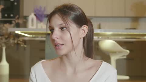 Snapshot of whisper_of_love chatting on 11.09.25 Naomi online show from 11.09.25