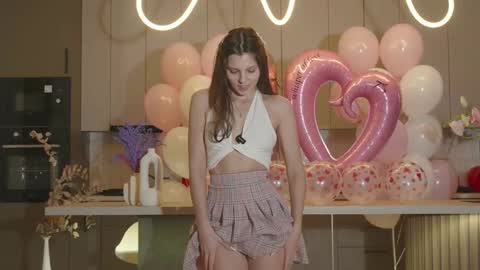 Snapshot of whisper_of_love chatting on 11.15.25 Naomi online show from 11.15.25