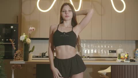 Snapshot of whisper_of_love chatting on 11.28.25 Naomi online show from 11.28.25