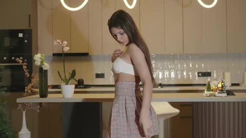 Snapshot of whisper_of_love chatting on 12.02.25 Naomi online show from 12.02.25