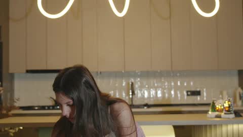 Snapshot of whisper_of_love chatting on 12.05.25 Naomi online show from 12.05.25