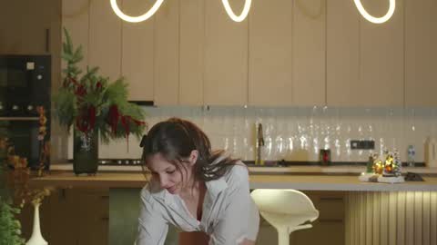 Snapshot of whisper_of_love chatting on 12.16.25 Naomi online show from 12.16.25