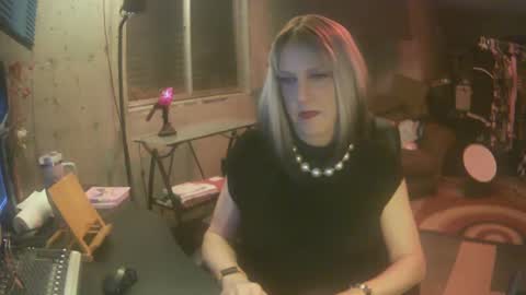 Snapshot of whisperlace chatting on 12.08.24 Whisper online show from 12.08.24