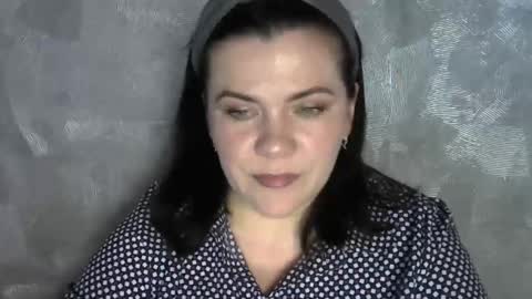 Snapshot of white__queen_ chatting on 06.05.26 white__queen_ online show from 06.05.26