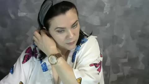 Snapshot of white__queen_ chatting on 07.21.26 white__queen_ online show from 07.21.26
