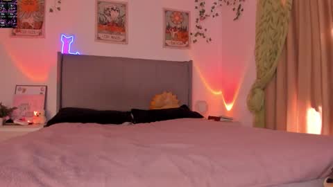 Kitty online show from 12.19.25