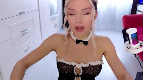 WhiteLaBunny online show from 02.08.26