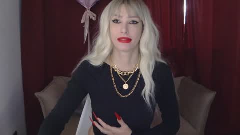 White Queen online show from 02.03.25